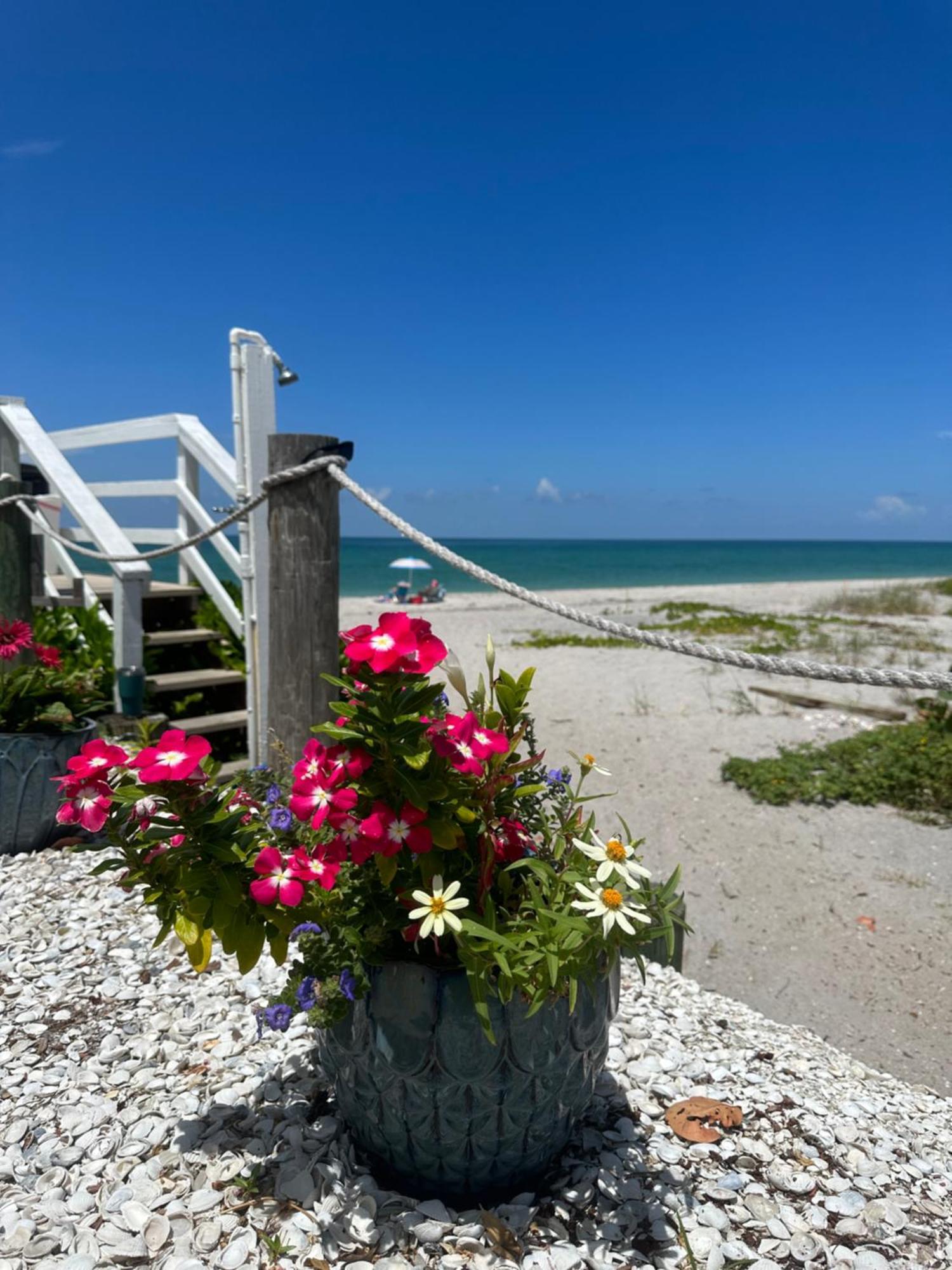 Pearl Beach Inn Englewood Kültér fotó